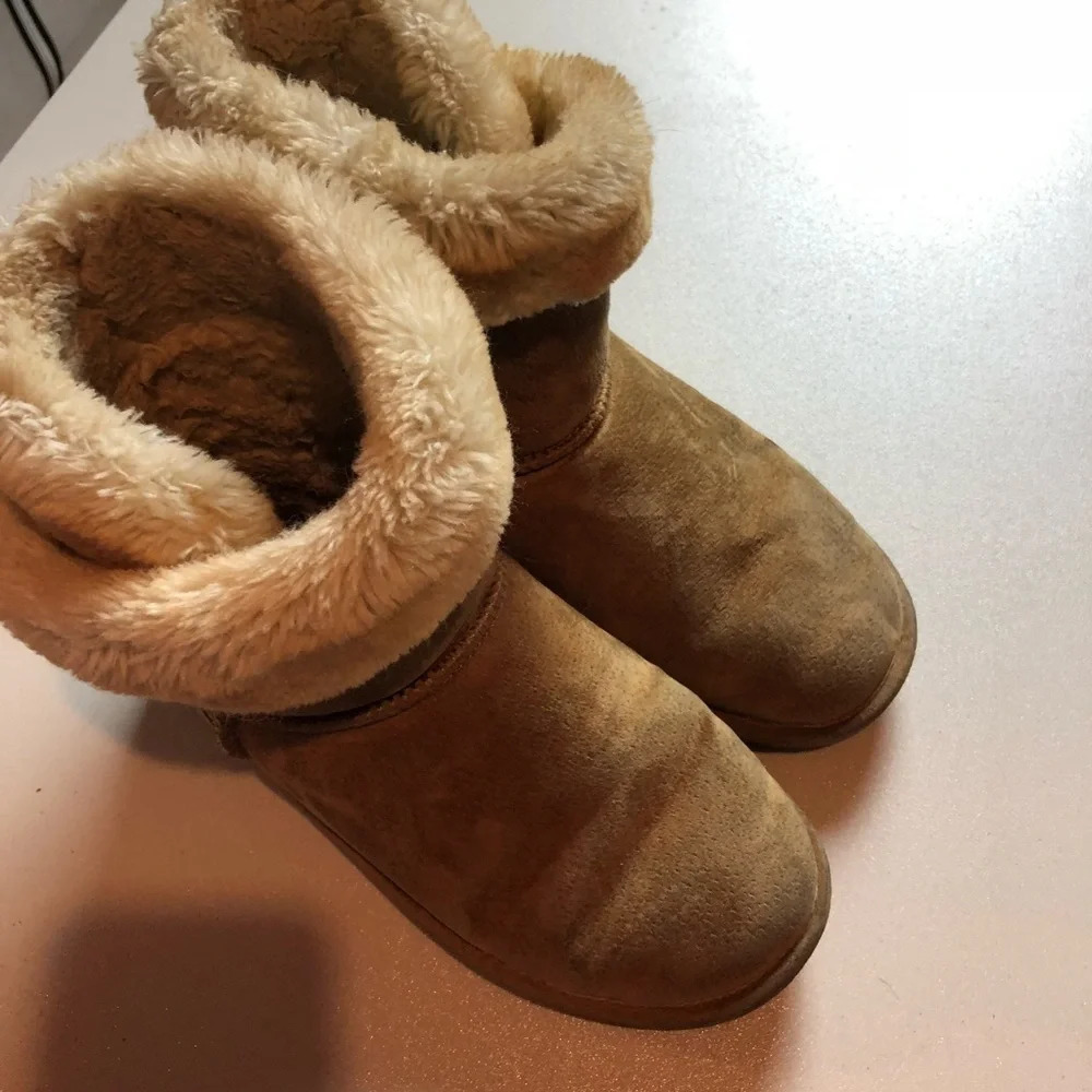 LAMO Women’s Size 6 Fleece Boots Light Brown Sherling GUC Winter Snow